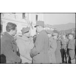 Les généraux de Lattre de Tassigny et de Gaulle à Albertville.