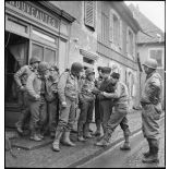 A Grandvillars, à proximité de Delle, des membres d'un peloton spécial américain sont de retour de mission.