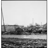 Habitations en ruine dans la commune de Delle, reconquise le 18 novembre 1944 par le RICM (Régiment d'infanterie coloniale du Maroc) à la suite de violents combats.