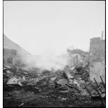 Habitations en ruine dans la commune de Delle, reconquise le 18 novembre 1944 par le RICM (Régiment d'infanterie coloniale du Maroc) à la suite de violents combats.