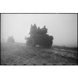 Colonne de chars du 501e RCC aux environs de Strasbourg.