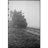 Colonne de chars du 501e RCC aux environs de Strasbourg.