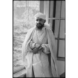 Tirailleur marocain du groupement Carnot priant pour la célébration de l'Aïd el-kébir.