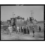 Débarquement des troupes de la 3e DIA (division d'infanterie algérienne) dans la baie de Saint-Tropez.