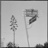 Poteau indicateur des différents services du SCA.