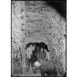 Bois de la Gruerie (Marne). L'entrée d'une mine. [légende d'origine]