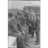 Premiers échanges avec l'occupant allemand.