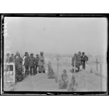 Zeitenlik. Visite de Monsieur Godart et du général Sarrail au cimetière. [légende d'origine]