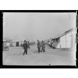 Zeitenlik. Visite de Monsieur J. Godart à l'hôpital n°8. [légende d'origine]