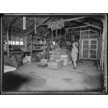 Salonique. Hôpital n°10. Le magasin aux vivres. [légende d'origine]