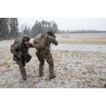 Des soldats s'entrainent sur le champ de tir de Tapa, en Estonie.