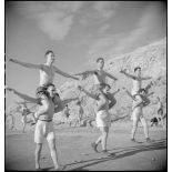 Séance d'hébertisme à l'école d'application du Service de santé des troupes coloniales.