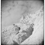 Séance d'hébertisme à l'école d'application du Service de santé des troupes coloniales.