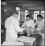 L'amphithéâtre de médecine opératoire de de l'école d'application du Service de santé des troupes coloniales.