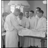 L'amphithéâtre de médecine opératoire de de l'école d'application du Service de santé des troupes coloniales.