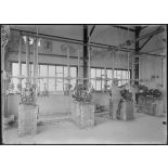 Poudrerie de Port Saint-Louis-du-Rhône. Pompes à essence. [légende d'origine]