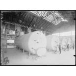 Poudrerie de Port Saint-Louis-du-Rhône. Distillerie à essences. [légende d'origine]