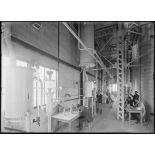 Poudrerie de Port Saint-Louis-du-Rhône. Distillerie à essences. [légende d'origine]