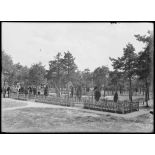 Fère-Champenoise (Marne). Route de Normée. Tombes de soldats. [légende d'origine]