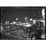 Monsieur Albert Thomas dans son cabinet, sous secrétaire d'Etat aux munitions. [légende d'origine]