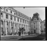 Paris. Val-de-Grâce. Le musée du Service de santé. [légende d'origine]