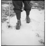 Equipement de ski d'un éclaireur skieur.