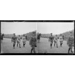 Paris. Fête de l'Independance Day. Le défilé place de la Concorde. [légende d'origine]