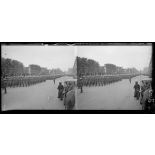 Paris. Fête de l'Independance Day. Défilé des troupes américaines rue de Rivoli. [légende d'origine]