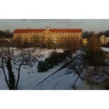 Le bâtiment du service général du fort d'Ivry-sur-Seine (ECPAD) sous la neige.