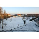 Vues de la médiathèque et de la salle de consultation du fort d'Ivry-sur-Seine (ECPAD) sous la neige.