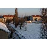 Vues de la médiathèque et de la salle de consultation du fort d'Ivry-sur-Seine (ECPAD) sous la neige.