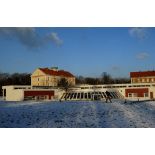Vues de la médiathèque et de la salle de consultation du fort d'Ivry-sur-Seine (ECPAD) sous la neige.