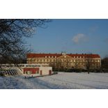 Bâtiment du service général du fort d'Ivry-sur-Seine (ECPAD) sous la neige.