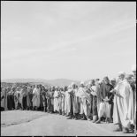 La population civile écoutant le discours du général Dufour.