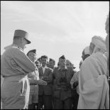 Le général de brigade Dufour et la population civile.