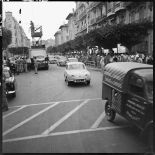 Septembre 1960 -Alger - voiture piégée devant le 