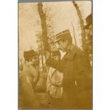 Essai de masque contre le gaz asphyxiant. [légende d'origine]