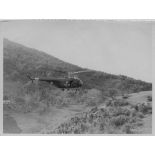 Membres de l'escadron de reconnaissance du 1er RCP [régiment de chasseurs parachutistes] que Papa [Jean Assémat] créa en 1955. [légende inscrite au dos de la photographie]