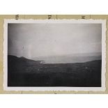 La vue de ma fenêtre à Pigna. Vers Algajola, à l'ouest. [légende d'origine]