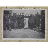 11 novembre [19]43 : l'adjoint Moland ou Hammon, Teffaine, Bottini, le maire, le P[ère] Aubin... Brendlé, Ernest [Bonacoscia]. [légende d'origine]