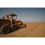 Déploiement de l'opération de la force européenne EUFOR Tchad/RCA (République centrafricaine) : des engins du génie préparent le camp des Etoiles qui doit accueillir le poste de commandement de l'EUFOR, des plateformes logistiques et un hôpital de campagne.