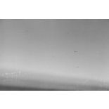 Attaque de Junkers Ju-87 sur des blindés alliés lors de la bataille d'El Alamein.