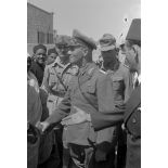 Rommel visite l'oasis de Siwa, rencontre avec les autorités locales.