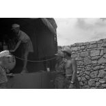 Utilisation d'un compresseur d'air installé dans un camion.