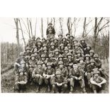 Groupe souvenir fin du peloton. Fin du séjour à Tubingen : 1er novembre 1957. En route pour Rastatt !!!! [légende d'origine]