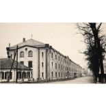 Logis et magasins. [légende d'origine]