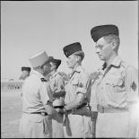 Remise de la médaille de la valeur militaire au caporal Cassez.