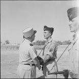 Remise de la médaille de la valeur militaire au caporal Gaye.