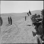 Cérémonie militaire sur le terrain de Aïn Sefra.