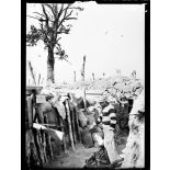 Région de la ferme des Marquises (poste ouest). Ttranchée de 1re ligne avec observatoire (lieu dit de l'arbre isolé). [légende d'origine]